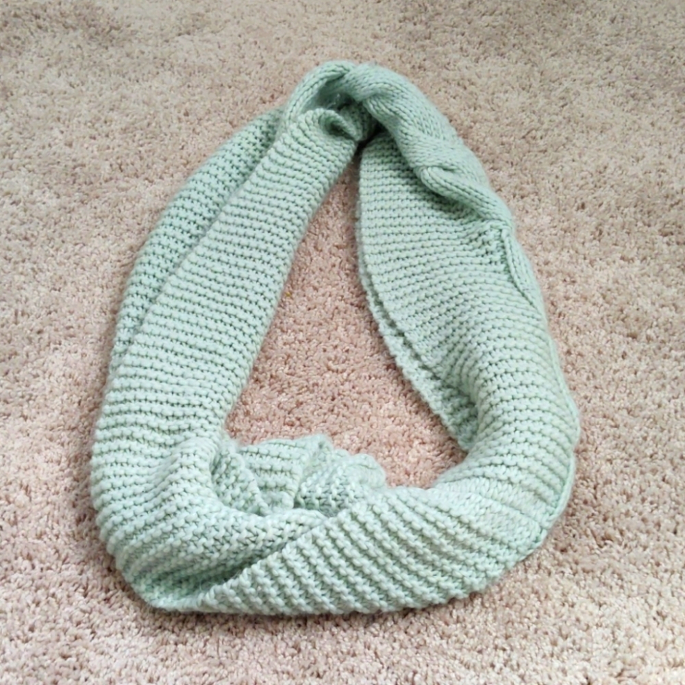 Loop Scarf - Picture 2 of 2